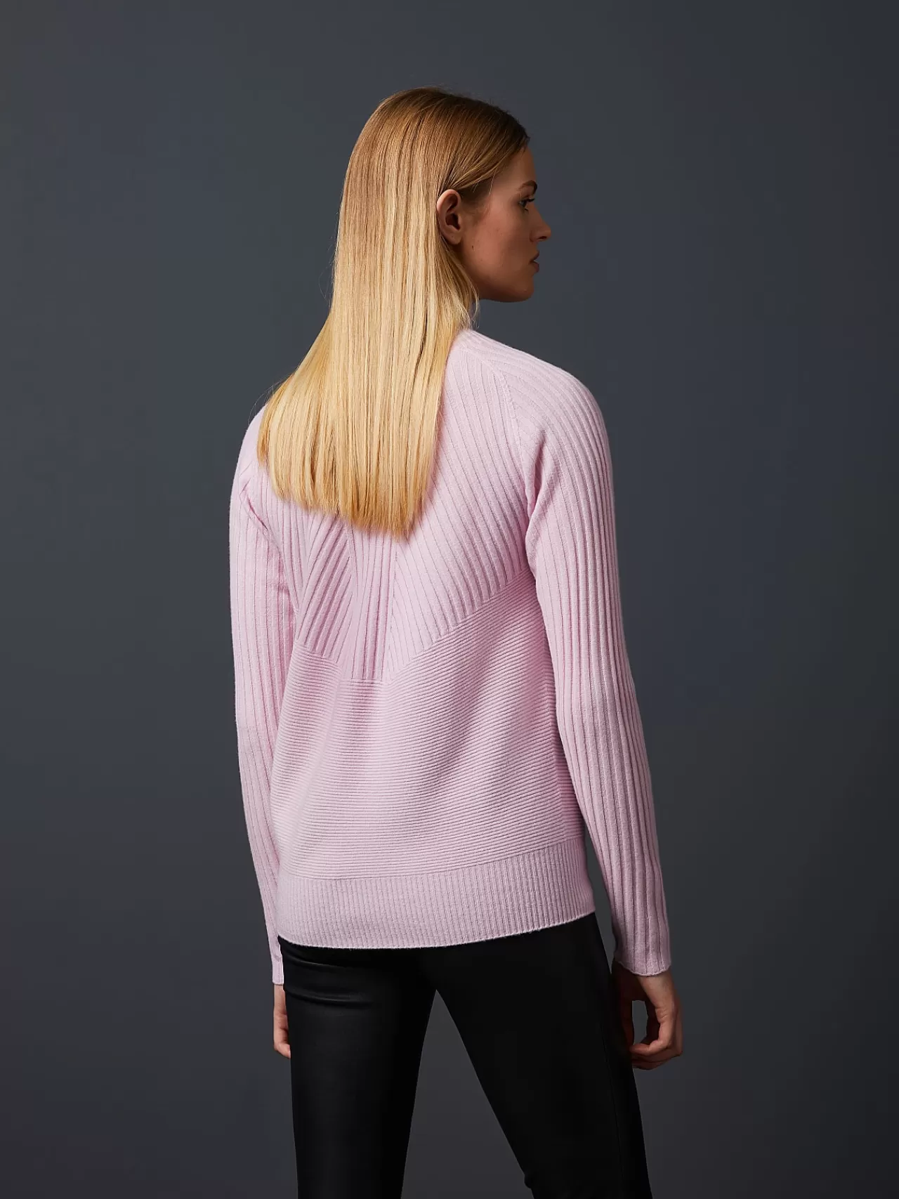 Damen AlphaTauri Nahtloser 3D-Strickpullover Mit Stehkragen Aus Kaschmirmix